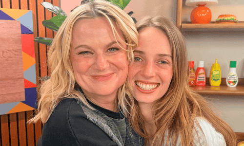 Maya Hawke and Amy Poehler discuss Uma Thurman’s advice and Hollywood experiences on the Good Hang podcast.