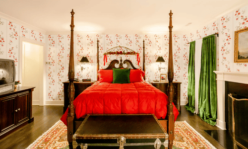 Bedroom inside the Home Alone house associated with Kevin McCallister, restored to preserve the film’s nostalgic holiday atmosphere.