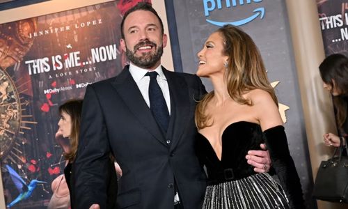 Jennifer Lopez delivers a reflective onstage moment in Las Vegas, with fans sensing personal meaning following her divorce from Ben Affleck.