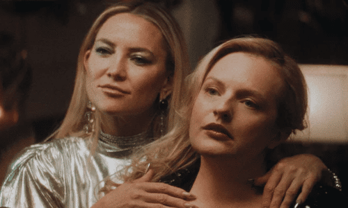 Kate Hudson and her mother Goldie Hawn posing together on the red carpet at the 2026 Oscars.
