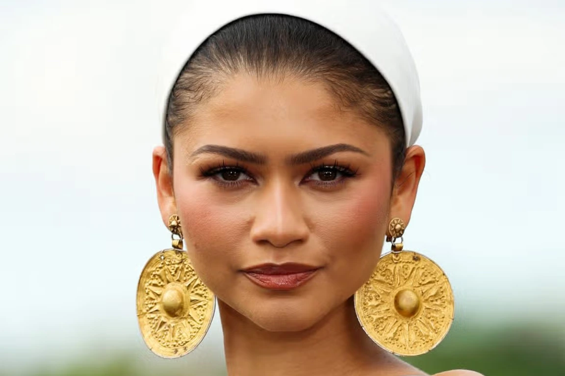 Zendaya’s Ancient Artifact Fashion Debate for ‘Odyssey’