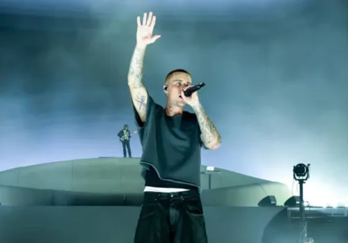 Justin Bieber performing Beauty and a Beat as the song makes a global comeback on music charts