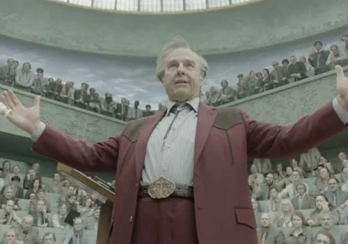 A wide shot from the movie Digger featuring an heavily aged Tom Cruise as the eccentric character Digger Rockwell.