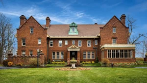 Know About Travis Kelce and Taylor Swift’s Cleveland Mansion